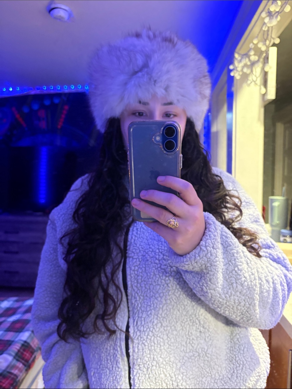 BLUE FOX FUR HAT.